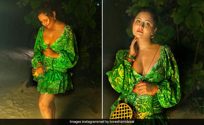 Rashami Desai Gives Us Fabulous "Island Vibes" In A Tropical Co-Ord Set On Her Maldives Vacation