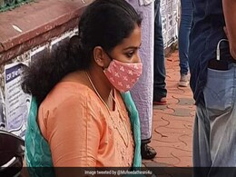 Kerala Left Leader's Daughter Says Parents Kidnapped Baby, Protests At Secretariat Kerala Left Leader's Daughter Says Parents Kidnapped Baby, Protests At Secretariat