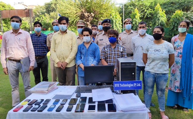 10वीं पास ने खोला कॉल सेंटर, लोन देने के नाम पर करते थे ठगी, पुलिस ने गिरोह का किया भंडाफोड़