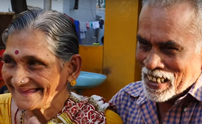 विदेश घूमने के लिए कॉफी शॉप चलाते हैं ये दंपति, अब तक 25 देशों की यात्रा कर चुके हैं