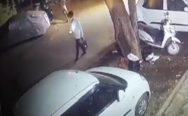 दिल्ली: लूटपाट का विरोध करने पर लुटेरों ने चाकू से गोद-गोद कर दी युवक की हत्या