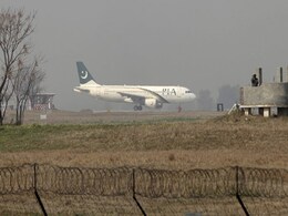 Pakistan Airline Suspends Afghan Operations Citing Taliban Interference Pakistan Airline Suspends Afghan Operations Citing Taliban Interference