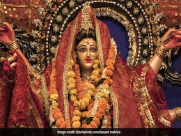 Navratri 2021: मां दुर्गा को प्रिय हैं ये मंत्र!, नवरात्र में पूजा के दौरान इन मंत्रों का करें जाप Navratri 2021: मां दुर्गा को प्रिय हैं ये मंत्र!, नवरात्र में पूजा के दौरान इन मंत्रों का करें जाप