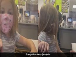 Watch: Innocent Girl Reacts To Lady Screaming At Restaurant Worker Watch: Innocent Girl Reacts To Lady Screaming At Restaurant Worker