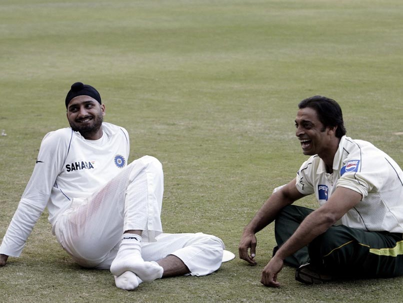 "Just Give Us A Walkover": Harbhajan Singhs Message To Shoaib Akhtar Ahead Of India-Pakistan T20 World Cup Clash "Just Give Us A Walkover": Harbhajan Singhs Message To Shoaib Akhtar Ahead Of India-Pakistan T20 World Cup Clash