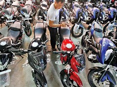 Vehicle Retail Sales Fall 5.27% As Two-Wheelers, Tractors Drag: FADA