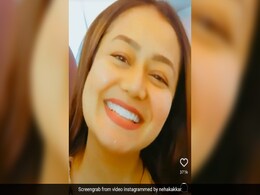 Neha Kakkar ने पहना पति रोहनप्रीत के नाम का लॉकेट, फैन्स बोले- सो ब्यूटीफुल... Neha Kakkar ने पहना पति रोहनप्रीत के नाम का लॉकेट, फैन्स बोले- सो ब्यूटीफुल...