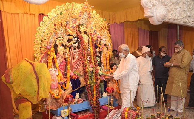 सीएम नीतीश कुमार ने बिहार में सुख, शांति एवं समृद्धि के लिए देवी दुर्गा का पूजन किया