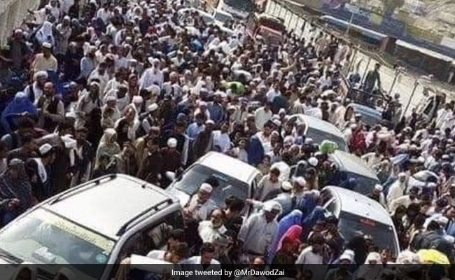 Thousands Of Afghans Throng Torkham Border Crossing To Enter Pakistan: Report