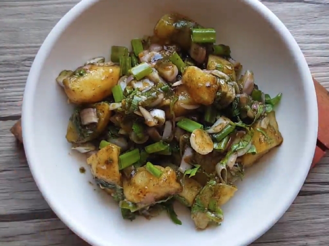 How To Make Dilli Ki Fried Aloo Chaat | Easy Dilli Ki Fried Aloo Chaat Recipe