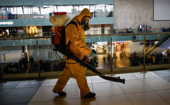 Sputnik V Maker Calls For Mandatory Vaccination In Russia As Deaths Surge