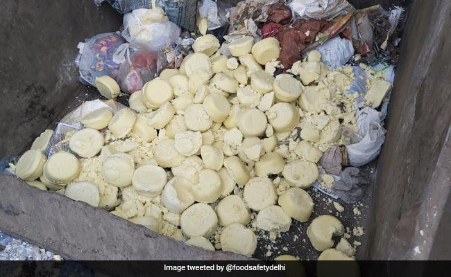 दीवाली से पहले दिल्‍ली के दो बाजारों से 700 किलो बदबूदार खोया जब्‍त