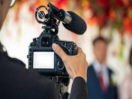 शादी में खाना खाने से रोका गया, तो फोटोग्राफर ने गुस्से में दूल्हे के सामने ही डिलीट कर दीं सारी Wedding Photos शादी में खाना खाने से रोका गया, तो फोटोग्राफर ने गुस्से में दूल्हे के सामने ही डिलीट कर दीं सारी Wedding Photos