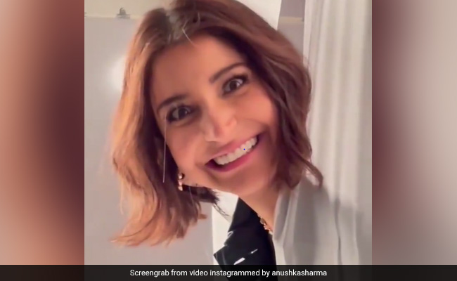 "Hope You Don't Smile Like This With Vamika Around": Arjun Kapoor's ROFL Comment On Anushka Sharma's Post