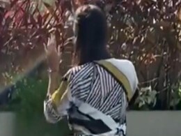 मलाइका अरोड़ा ने दोस्त के साथ किया अजीबोगरीब डांस, लोग बोले- कोई बेटे को बोलो समझाए इन्हें...देखें Video मलाइका अरोड़ा ने दोस्त के साथ किया अजीबोगरीब डांस, लोग बोले- कोई बेटे को बोलो समझाए इन्हें...देखें Video