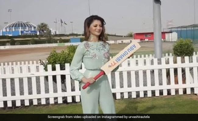 उर्वशी रौतेला India vs Pakistan क्रिकेट मैच को लेकर जोश में, बुक करवाई गोल्डन सीट