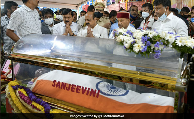 Puneeth Rajkumar Dies At 46:: Karnataka Governor, Chief Minister ...