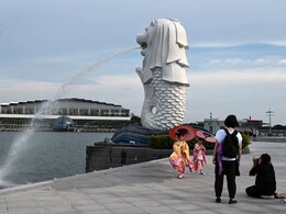 5 Hawker Centres You Must Visit When In Singapore