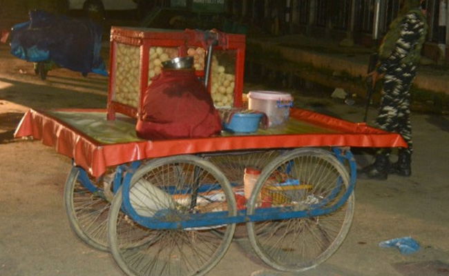 "He Promised To Call Back": Father Of <i>Gol-Gappa</i> Seller Shot Dead In J&K