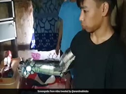 युवक ने कबाड़ की चीजों से बना डाला Iron Man Suit, देखकर हैरान रह गए आनंद महिंद्रा, फिर किया कुछ ऐसा - देखें Video युवक ने कबाड़ की चीजों से बना डाला Iron Man Suit, देखकर हैरान रह गए आनंद महिंद्रा, फिर किया कुछ ऐसा - देखें Video