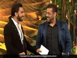 What Happened When Ranveer Singh Met Salman Khan On The Sets Of <i>Bigg Boss 15</i> What Happened When Ranveer Singh Met Salman Khan On The Sets Of <i>Bigg Boss 15</i>