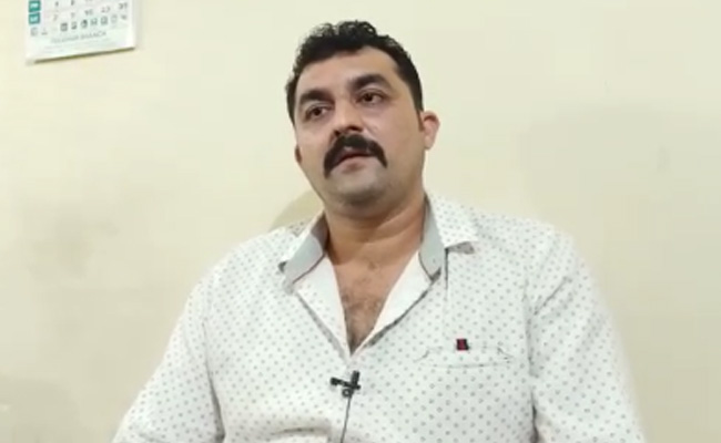 आर्यन खान ड्रग्स केस में फिर नया मोड़, प्रभाकर सैल ने जिसे बताया सैम डिसूजा, वो कोई और निकला