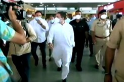 Rahul Gandhi In UP's Sitapur To Meet Sister Priyanka Who Was Arrested Rahul Gandhi In UP's Sitapur To Meet Sister Priyanka Who Was Arrested