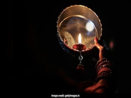 Karwa Chauth 2022: कुंवारी कन्याएं शादी के लिए इस तरह रखती हैं करवा चौथ का व्रत, जानें जरूरी नियम Karwa Chauth 2022: कुंवारी कन्याएं शादी के लिए इस तरह रखती हैं करवा चौथ का व्रत, जानें जरूरी नियम