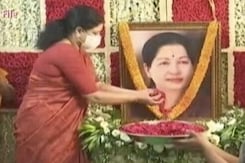 Jayalalithaa's Death: Key Report Faults Doctors, Close Aide VK Sasikala Jayalalithaa's Death: Key Report Faults Doctors, Close Aide VK Sasikala