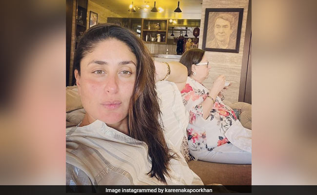 In Kareena Kapoor's Post Featuring Mom Babita, A Glimpse Of Her Dad Randhir Kapoor's New House