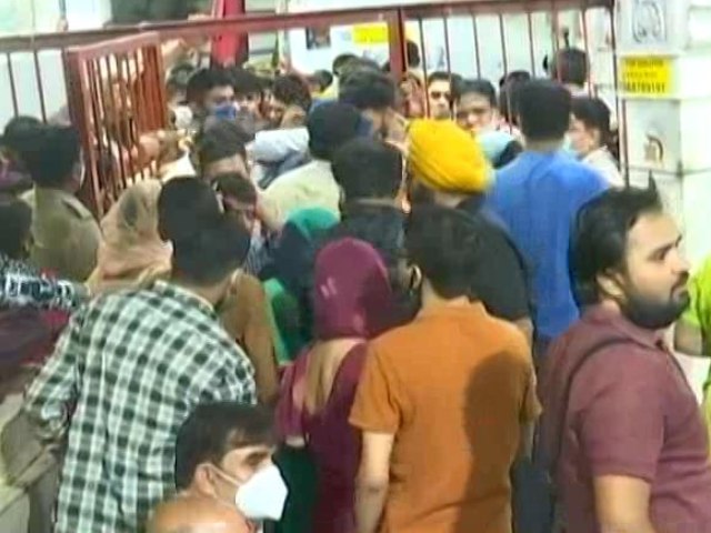 Huge Crowds At Delhi Temples, Pandals During Navratri Festivities