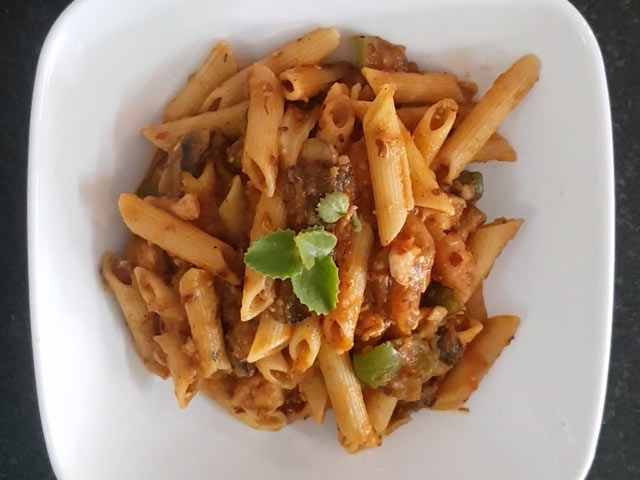 How To Make Chicken Pasta In Red Sauce | Easy Chicken Pasta Recipe [Sponsored]