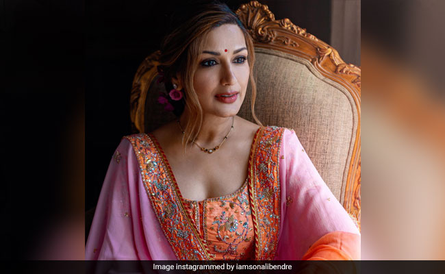 Karwa Chauth 2021: Sonali Bendre Wears Her "Wedding Lehenga From 19 Years Ago." See Pics