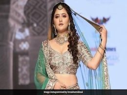 रश्मि देसाई ने सिर पर पल्लू रख यूं की रैंप वॉक, फैन्स बोले- ये है असली भारतीय परंपरा... रश्मि देसाई ने सिर पर पल्लू रख यूं की रैंप वॉक, फैन्स बोले- ये है असली भारतीय परंपरा...