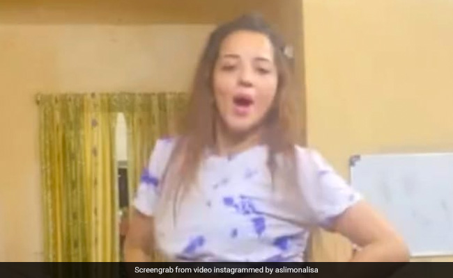 मोनालिसा ने 'Sheila Ki Jawani' सॉन्ग पर झूमकर किया डांस, फैन्स बोले- शब्द नहीं है तारीफ के लिए...देखें Video