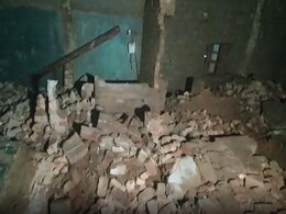 छत्तीसढ़ में भारी बारिश के बीच मकान ढहने से एक परिवार के 5 लोगों की मौत, मृतकों में तीन बच्चे भी छत्तीसढ़ में भारी बारिश के बीच मकान ढहने से एक परिवार के 5 लोगों की मौत, मृतकों में तीन बच्चे भी