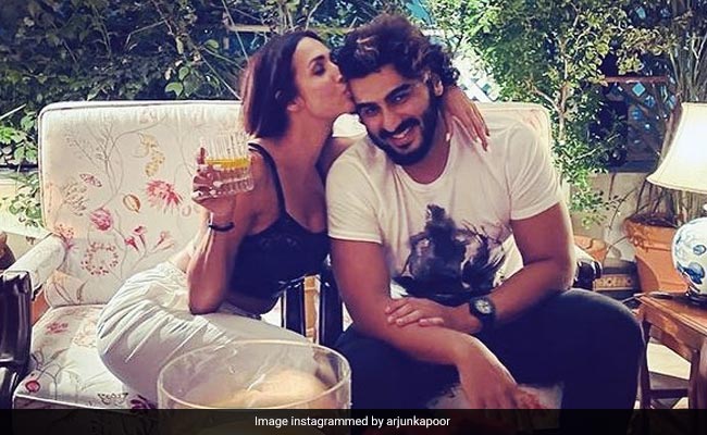 On Arjun Kapoor's Birthday Post For Malaika Arora, Kareena Kapoor Wants Photo Credits