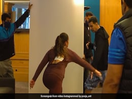 "Was Fun To Get Beaten Up By Akshay Kumar": Huma Qureshi Gets A Lesson In Fighting On <I>Bell Bottom</i> Set "Was Fun To Get Beaten Up By Akshay Kumar": Huma Qureshi Gets A Lesson In Fighting On <I>Bell Bottom</i> Set