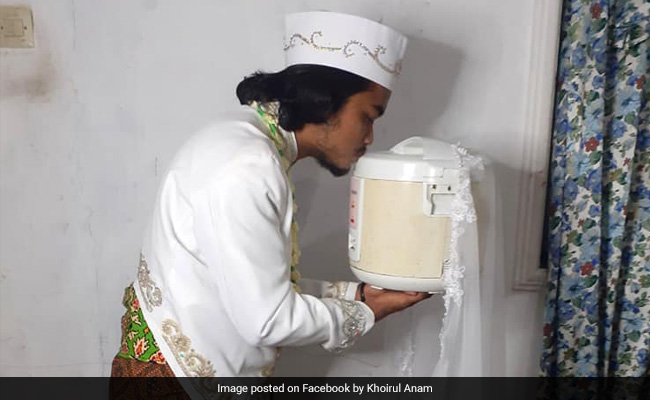 Indonesian Man Marries Rice Cooker, Divorces It 4 Days Later Because...