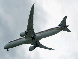 विमान से बिना पैराशूट 'कूदा Pilot', हुई मौत, 3500 फीट से हो रही थी इमरजेंसी लैंडिंग विमान से बिना पैराशूट 'कूदा Pilot', हुई मौत, 3500 फीट से हो रही थी इमरजेंसी लैंडिंग