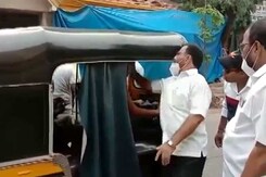 Watch: Sena Men Slap Autorickshaw Driver During Bandh In Maharashtra Watch: Sena Men Slap Autorickshaw Driver During Bandh In Maharashtra