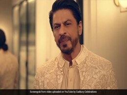 दिवाली से पहले शाहरुख खान का नया विज्ञापन रिलीज, लोकल के लिए हुए वोकल- देखें Video दिवाली से पहले शाहरुख खान का नया विज्ञापन रिलीज, लोकल के लिए हुए वोकल- देखें Video