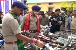 Over 500 Poachers Surrender In Assam, To Get Financial Aid For Work Over 500 Poachers Surrender In Assam, To Get Financial Aid For Work