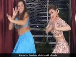 Monalisa ने तापसी पन्नू के सॉन्ग 'Ghani Cool Chori' पर दोस्त संग किया जोरदार गरबा, बार-बार देखा जा रहा Video Monalisa ने तापसी पन्नू के सॉन्ग 'Ghani Cool Chori' पर दोस्त संग किया जोरदार गरबा, बार-बार देखा जा रहा Video