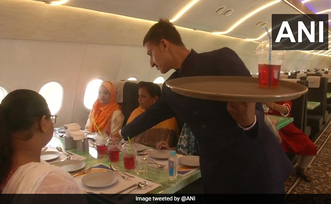 वडोदरा में लोगों के लिए खुला दुनिया का 9वां Aircraft Restaurant, मिलेगा असली विमान यात्रा का अनुभव - देखें Photos
