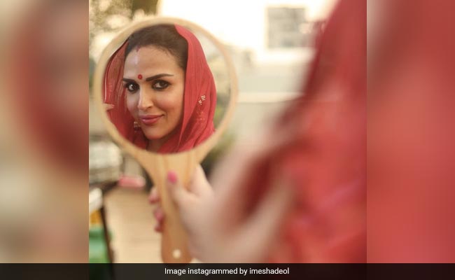 Karwa Chauth 2021: "Fast Or No Fast," It's All About The "<i>Saath</i>" For Esha Deol