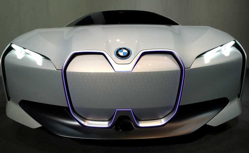 BMW To Phase Out Fossil-Fuel Burning Engines From Main Plant By 2024