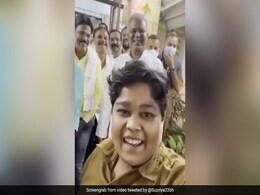 बच्चे ने छत्तीसगढ़ के सीएम को कहा- टीवी से ज़्यादा सुंदर हकीकत में लगते हैं आप बच्चे ने छत्तीसगढ़ के सीएम को कहा- टीवी से ज़्यादा सुंदर हकीकत में लगते हैं आप