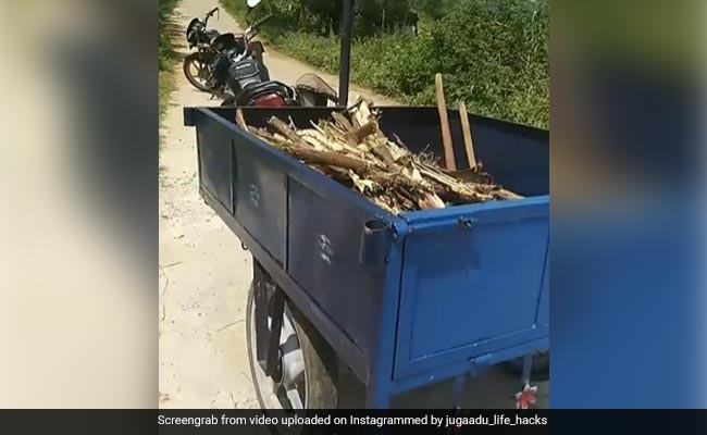 शख्स ने किया कमाल का जुगाड़, सामान ढोने के लिए बाइक से ही बना ली बड़ी ट्रॉली, लोग बोले- गजब है Desi Jugaad