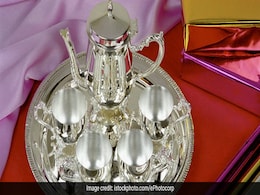 Cleaning Tips: इस तरह चमकाएं पूजा के बर्तन, पल भर में दिखने लगेगा बिल्कुल नया Cleaning Tips: इस तरह चमकाएं पूजा के बर्तन, पल भर में दिखने लगेगा बिल्कुल नया